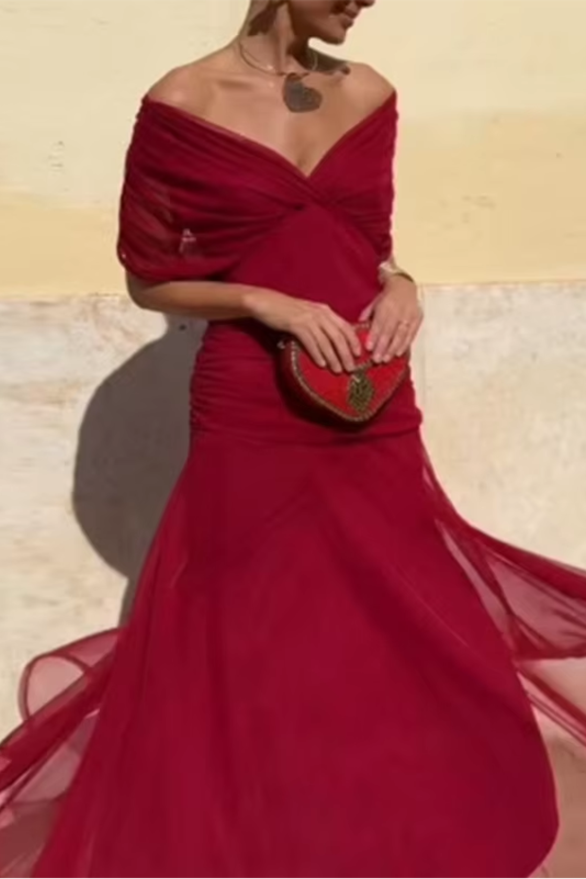Victoire — Robe maxi de fête élégante à col V