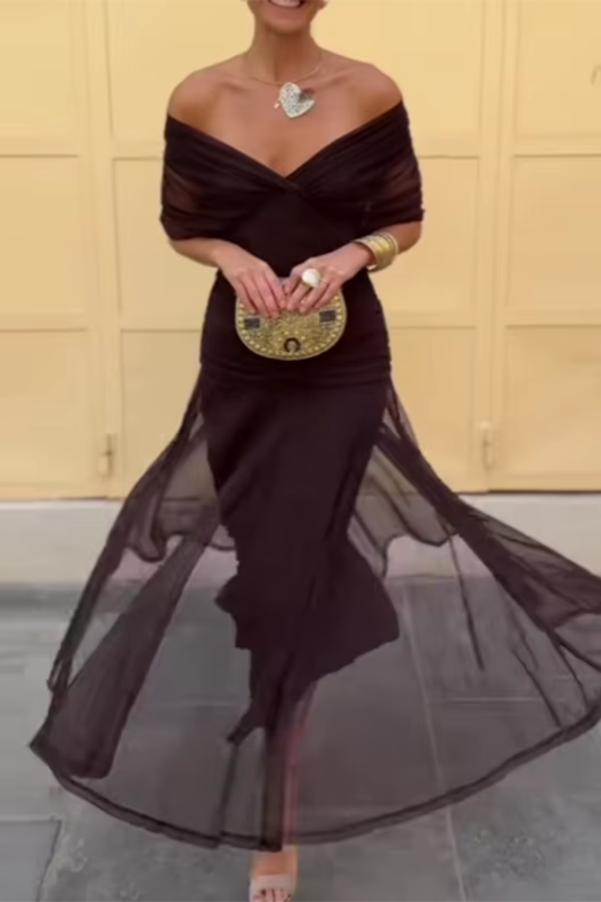 Victoire — Robe maxi de fête élégante à col V